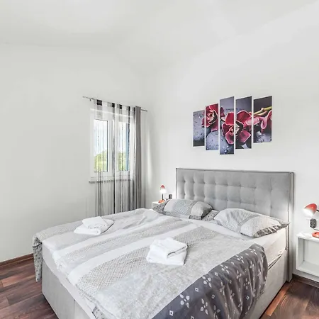 Starlight Gaze Villa