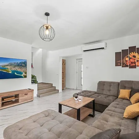 Starlight Gaze Modrušani