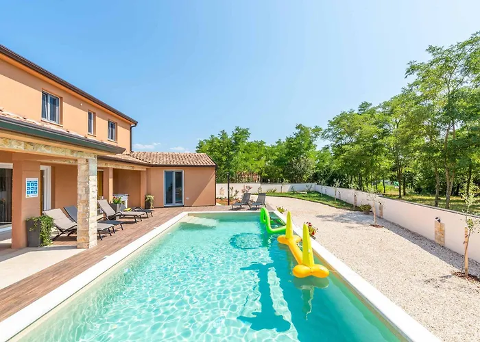 Starlight Gaze Villa