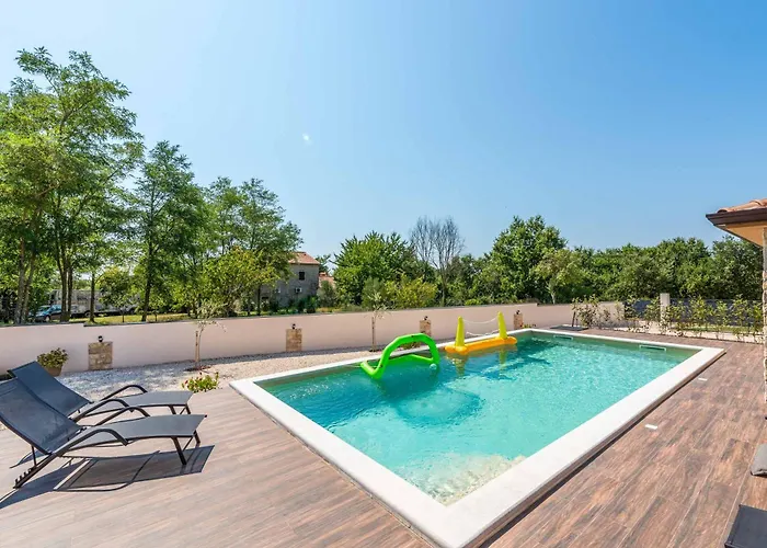 Starlight Gaze Villa Modrusani