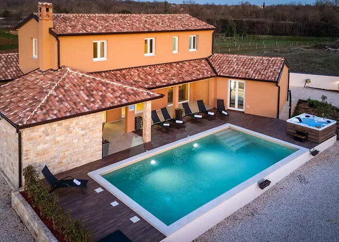 Starlight Gaze Villa Modrusani