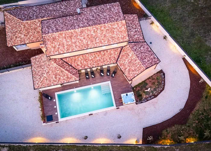 Starlight Gaze Villa