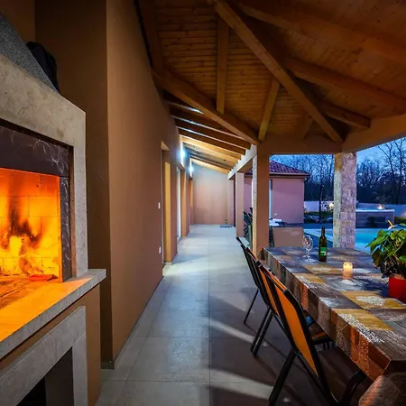 Starlight Gaze Villa Modrušani