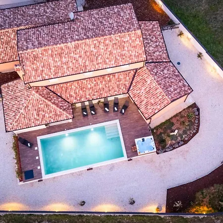 Starlight Gaze Villa