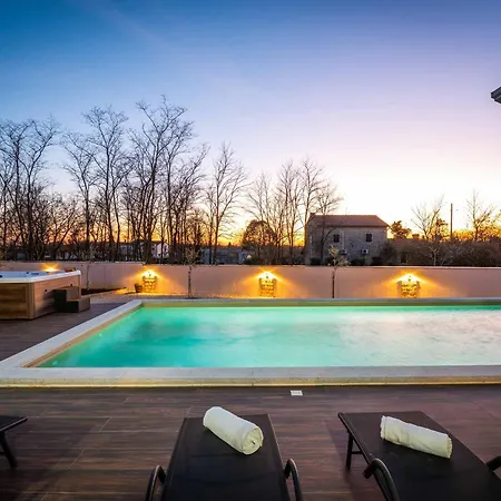 Starlight Gaze Modrušani